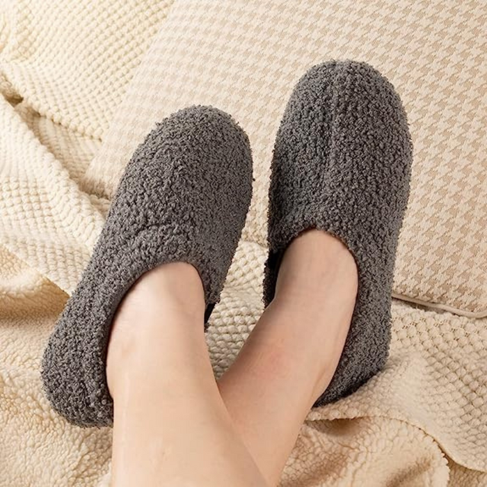 Durable Indoor Slippers With Fleece Lining