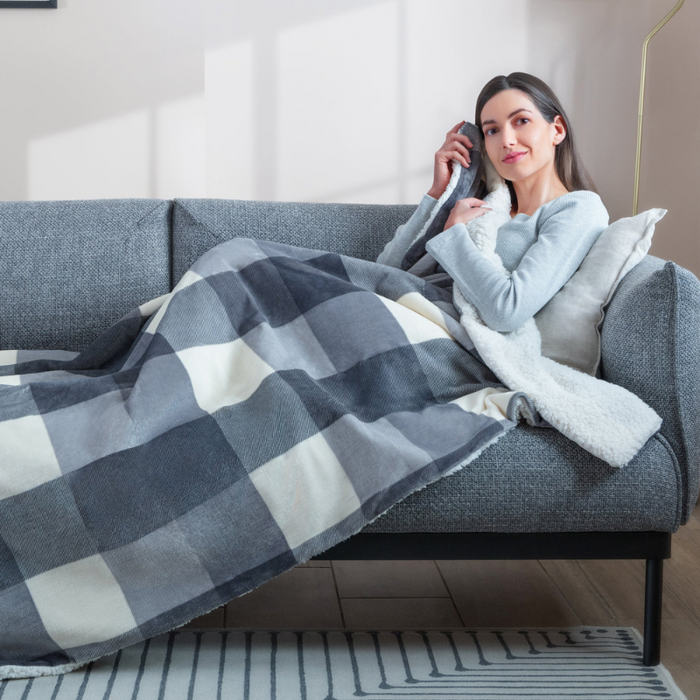 Cozy Electric Blanket With Remote Temperature Control